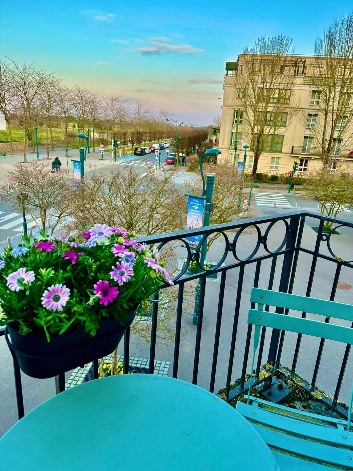 Appt Vue Place De Toscane - 4Min Disneyland-Paris เซร์ริส ภายนอก รูปภาพ